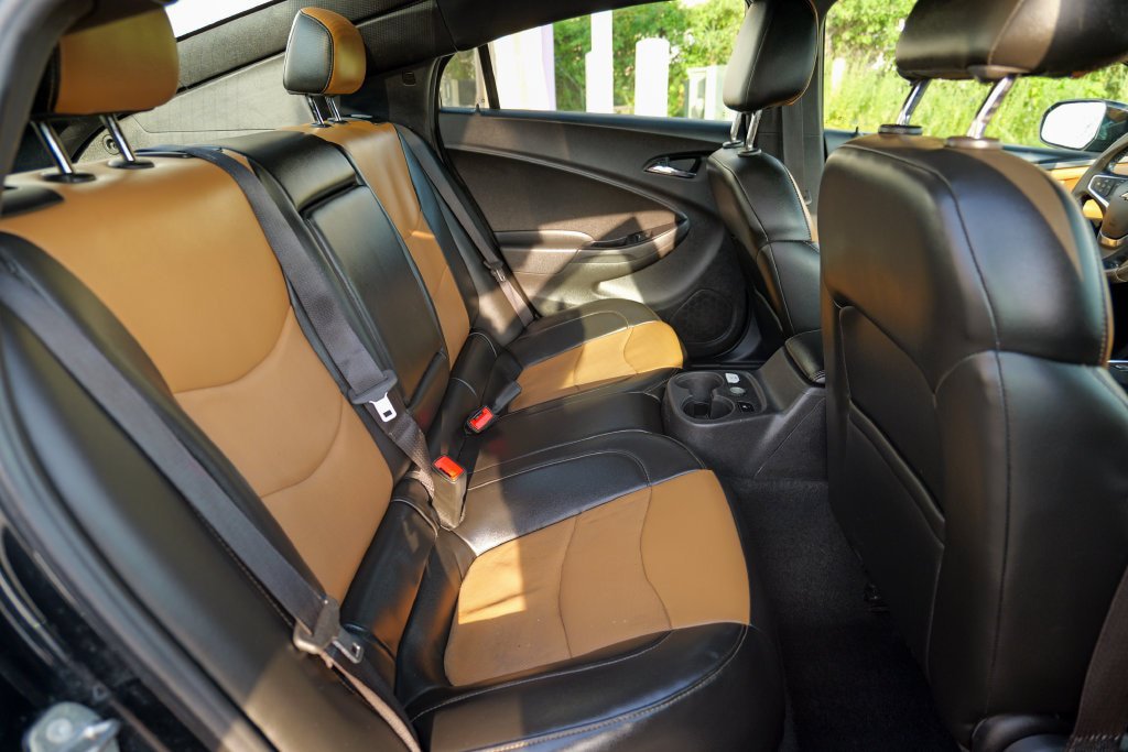Used 2018 Chevrolet Volt Premier w/ Driver Confidence Package FWD image 33