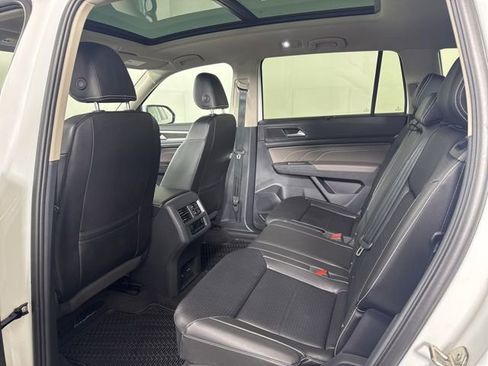 Used 2023 Volkswagen Atlas SE w/ Panoramic Sunroof Package AWD/4WD image 12