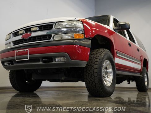 Used 2004 Chevrolet Suburban 2500 AWD/4WD image 21