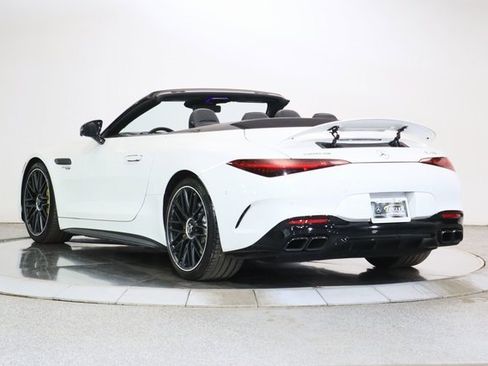 Used 2022 Mercedes-Benz SL 55 AMG 4MATIC w/ Driver Assistance Package image 3