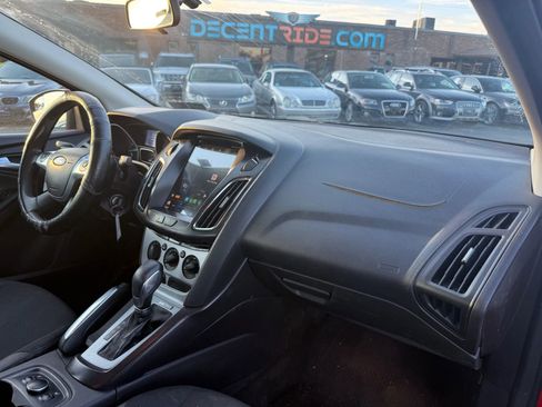 Used 2014 Ford Focus SE w/ SE Winter Package image 19