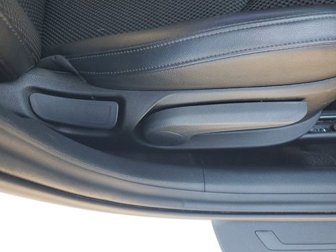 Used 2019 Kia Optima S image 9