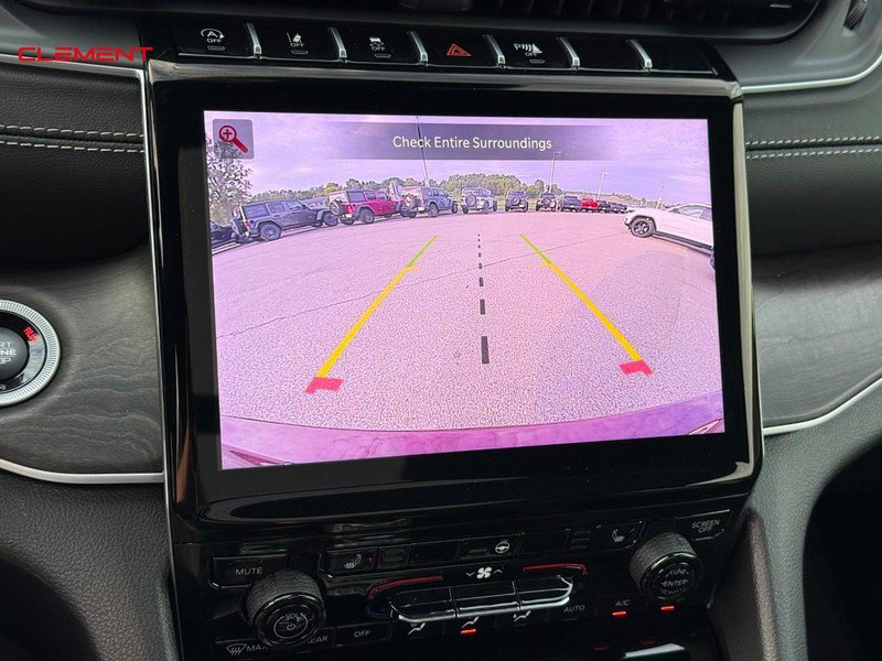 Used 2025 Jeep Grand Cherokee L Limited w/ Black Appearance Package AWD/4WD image 33