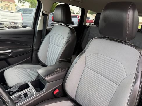 Used 2017 Ford Escape SE w/ SE Sport Appearance Package AWD/4WD image 20