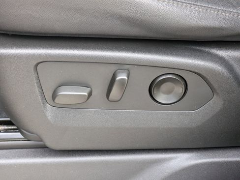 Used 2022 Chevrolet Silverado 1500 ZR2 w/ Technology Package image 21