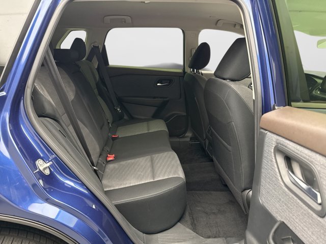 Used 2023 Nissan Rogue SV AWD/4WD image 17