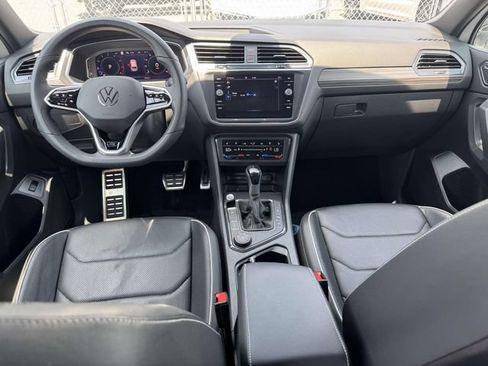 Used 2022 Volkswagen Tiguan SEL R-Line AWD/4WD image 17