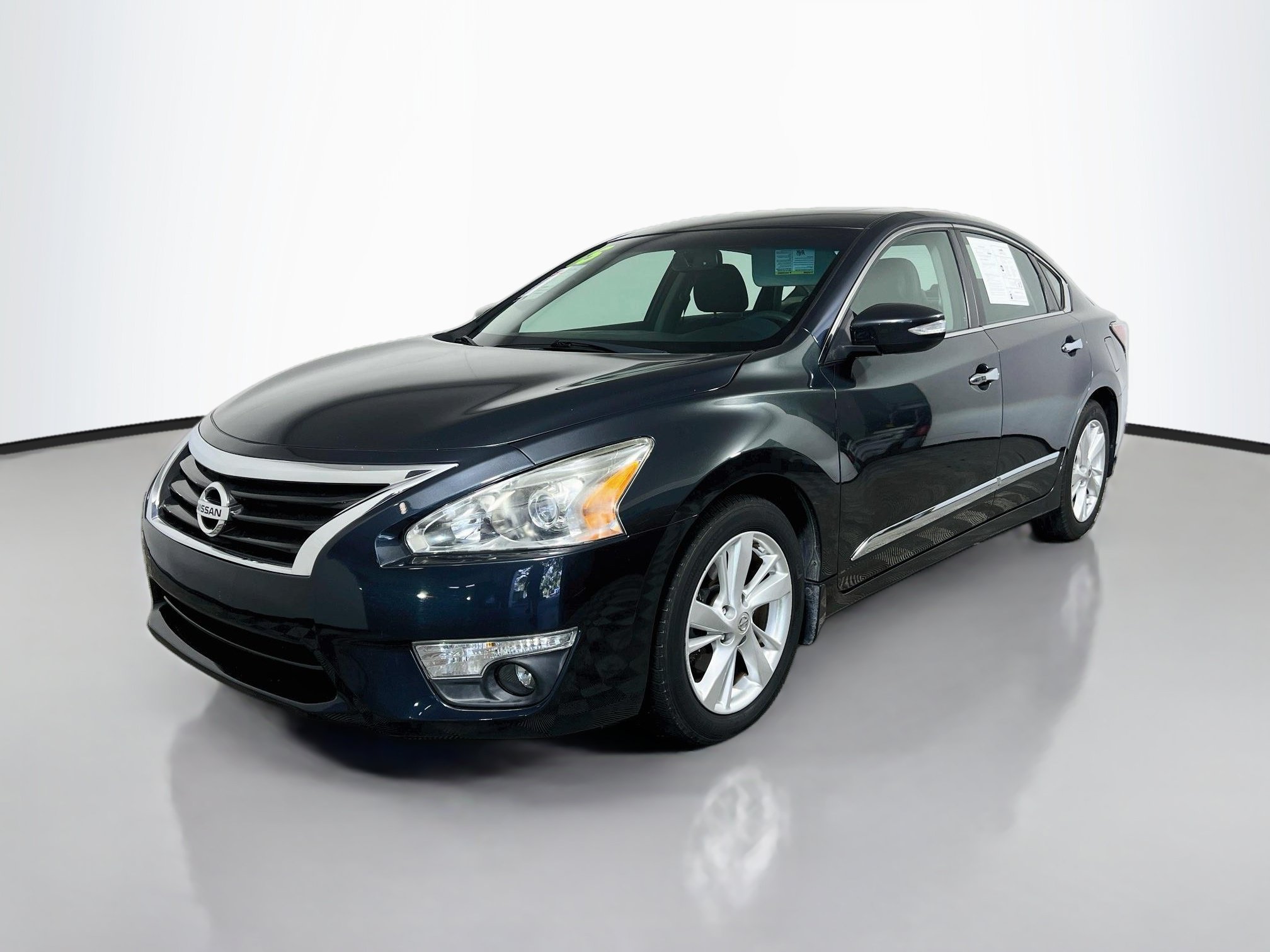 Used 2015 Nissan Altima 2.5 SV w/ Convenience Package FWD image 10