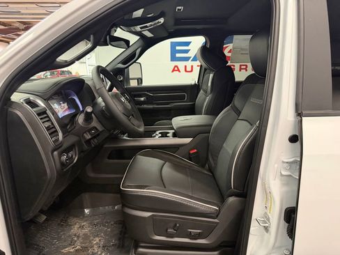 New 2026 RAM 3500 Laramie AWD/4WD image 18