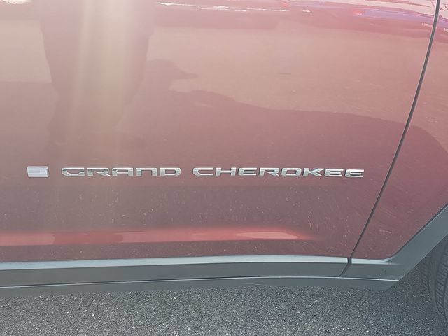 Used 2022 Jeep Grand Cherokee L Limited AWD/4WD image 34