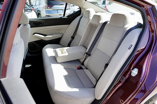 Used 2024 Nissan Altima 2.5 SV FWD image 24