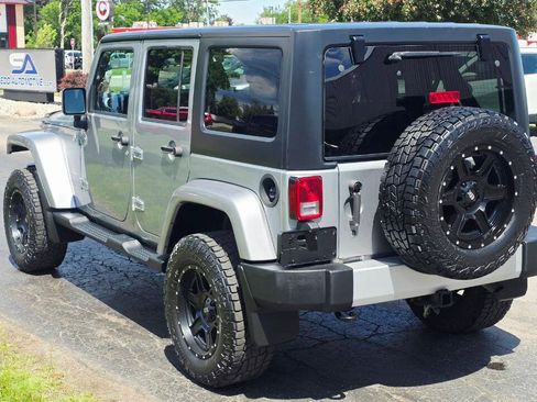 Used 2015 Jeep Wrangler Unlimited Sahara w/ Connectivity Group AWD/4WD image 4