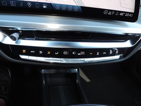 New 2026 Cadillac Lyriq Premium Luxury image 20