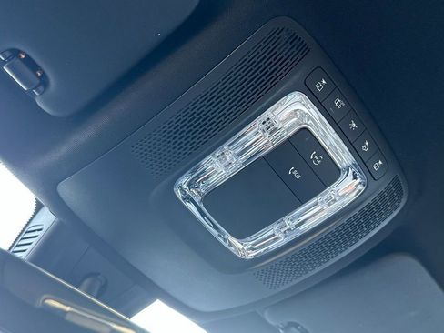 Used 2023 Mercedes-Benz GLB 250 4MATIC w/ Premium Package image 64