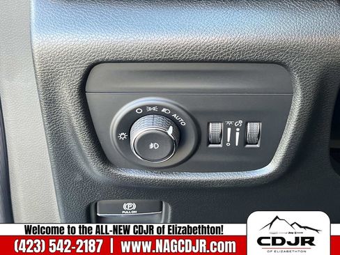 New 2025 Jeep Grand Cherokee Limited w/ Black Appearance Package image 24