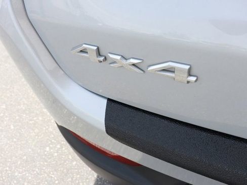 Used 2025 Jeep Compass Latitude image 6