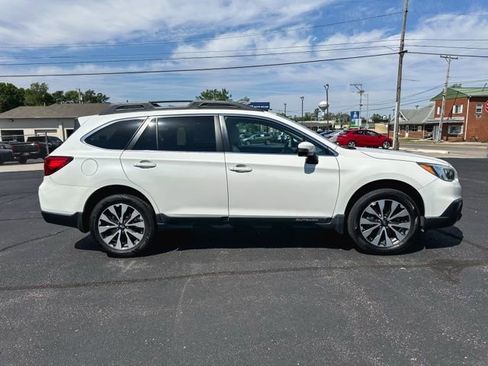 Used 2016 Subaru Outback 3.6R Limited AWD/4WD image 9