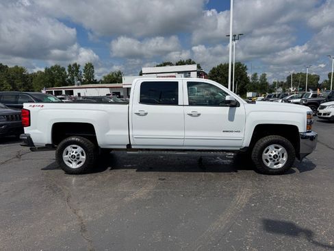Used 2017 Chevrolet Silverado 2500 LT AWD/4WD image 6