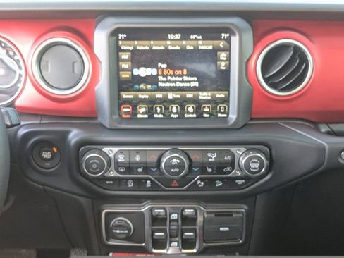 Used 2019 Jeep Wrangler Unlimited Rubicon AWD/4WD image 16