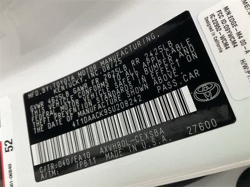 Used 2025 Toyota Camry SE image 28