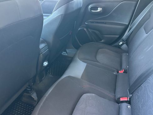 Certified 2023 Jeep Renegade Trailhawk AWD/4WD image 12
