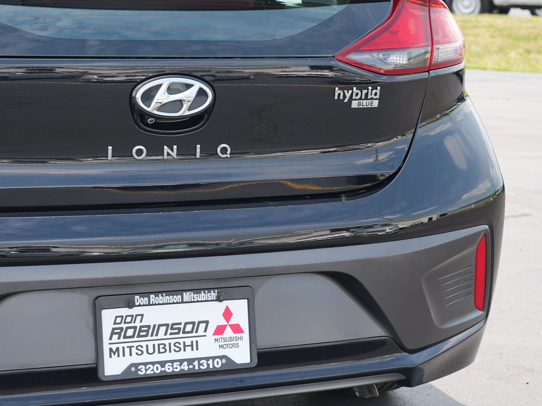 Used 2018 Hyundai Ioniq Blue FWD image 12