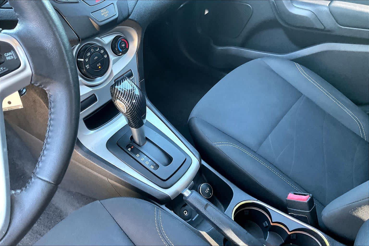 Used 2015 Ford Fiesta SE FWD image 16
