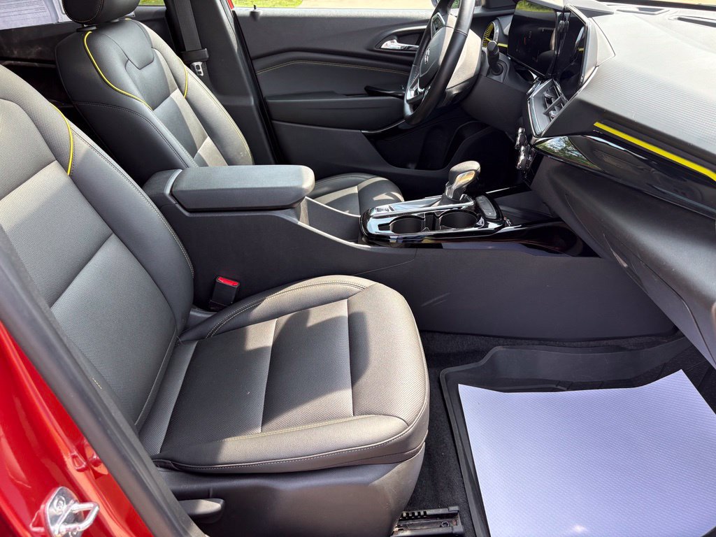 Used 2024 Chevrolet Trax ACTIV w/ Sunroof Package FWD image 31