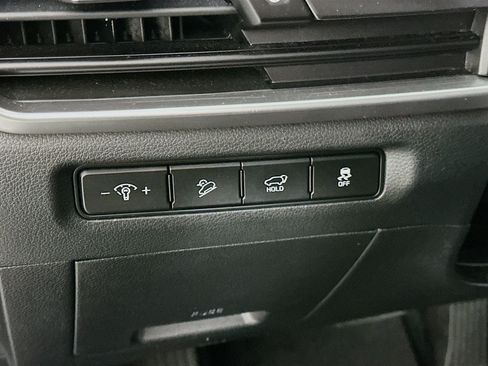 Used 2025 Kia Telluride S FWD image 17