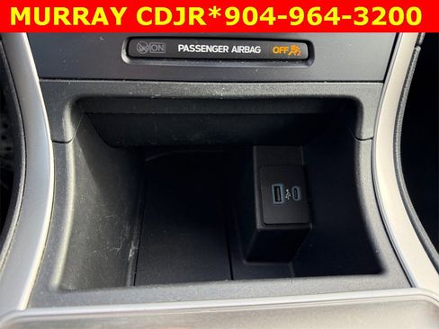 Used 2023 Ford Edge SEL image 27