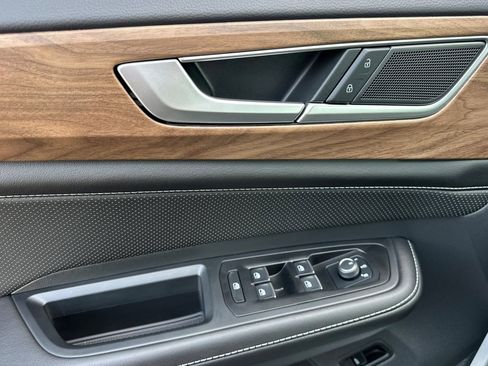 New 2026 Volkswagen Atlas SE FWD image 9