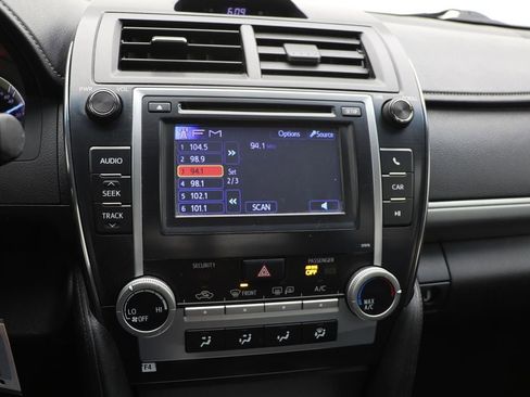 Used 2013 Toyota Camry SE image 20