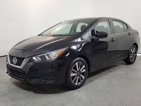 Used 2021 Nissan Versa SV FWD image 3