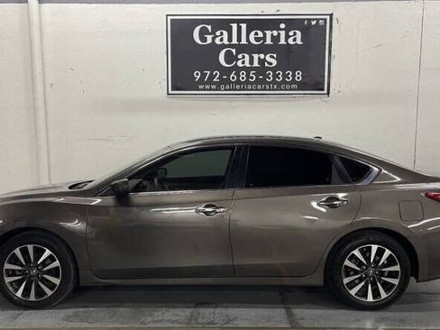 Used 2017 Nissan Altima 2.5 SV FWD image 1