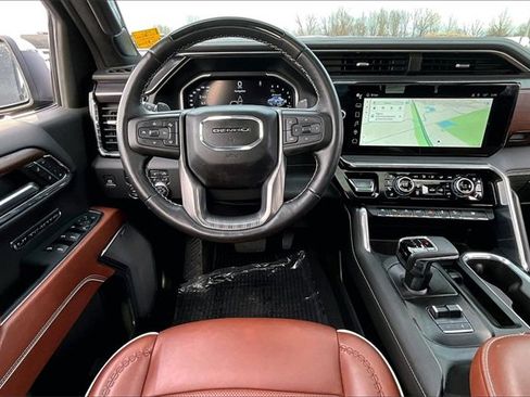 Used 2024 GMC Sierra 1500 Denali Ultimate image 9