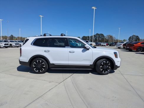 Used 2025 Kia Telluride SX w/ SX Captain's Chair Package image 8