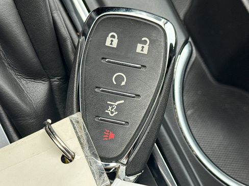 Used 2023 Chevrolet Equinox LT image 37