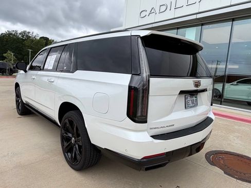 Used 2025 Cadillac Escalade ESV Sport w/ Touring Package AWD/4WD image 3