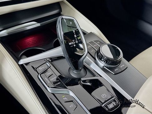 Used 2023 BMW M550i xDrive w/ Executive Package image 21