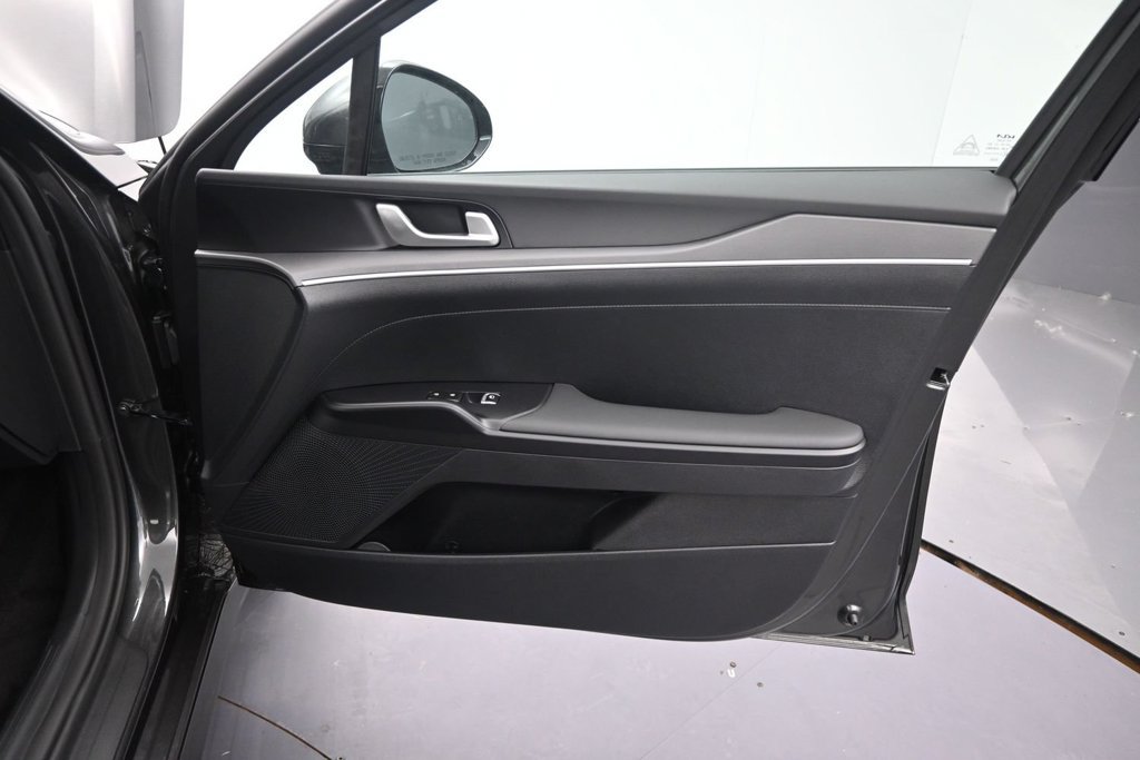 New 2026 Kia K5 LXS FWD image 21
