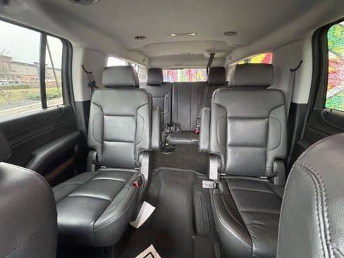 Used 2018 Chevrolet Suburban Premier image 9