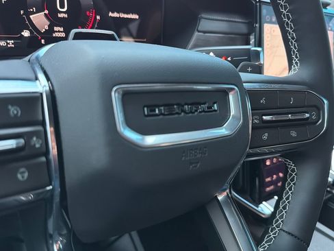 New 2026 GMC Acadia Denali Ultimate w/ LPO, Floor Liner Package AWD/4WD image 17