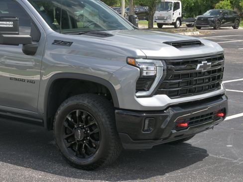Used 2026 Chevrolet Silverado 2500 LTZ w/ LTZ Plus Package AWD/4WD image 30