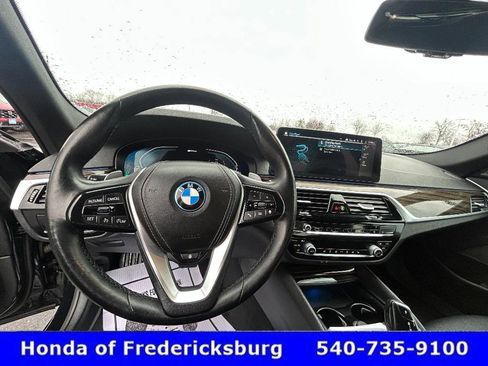 Used 2023 BMW 530e xDrive image 16
