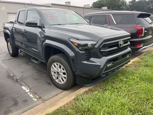 Used 2025 Toyota Tacoma SR5 AWD/4WD image 1