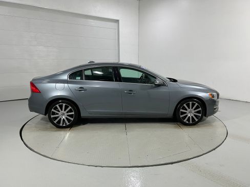 Used 2018 Volvo S60 T5 Inscription Platinum w/ Climate Package AWD/4WD image 36