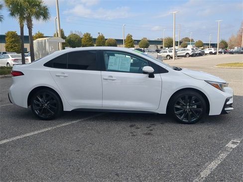 Certified 2024 Toyota Corolla SE image 3