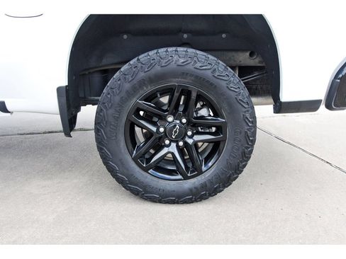 Used 2024 Chevrolet Silverado 1500 LT Trail Boss w/ Convenience Package II AWD/4WD image 29