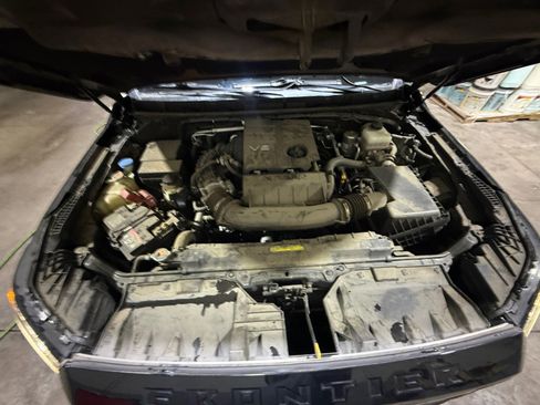 Used 2022 Nissan Frontier SV image 22