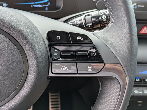 New 2026 Hyundai Elantra Limited FWD image 24
